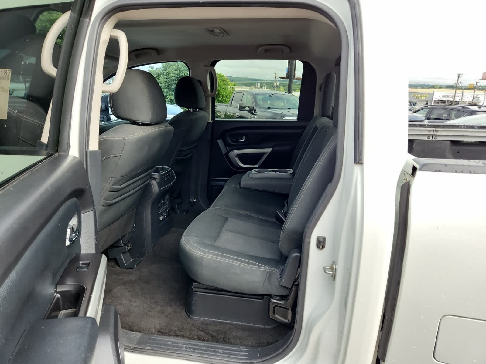 Thumbnail: 2019 Nissan Titan - 23