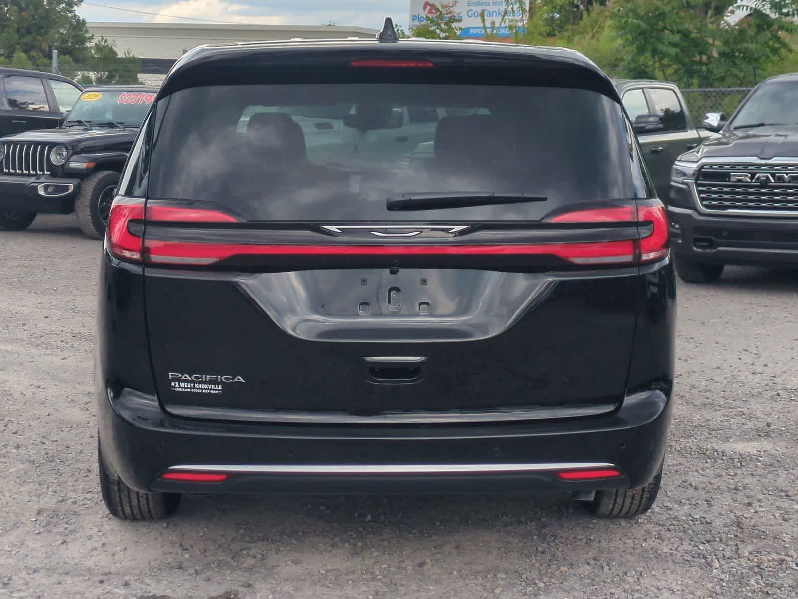 Thumbnail: 2027 Chrysler Pacifica - 7