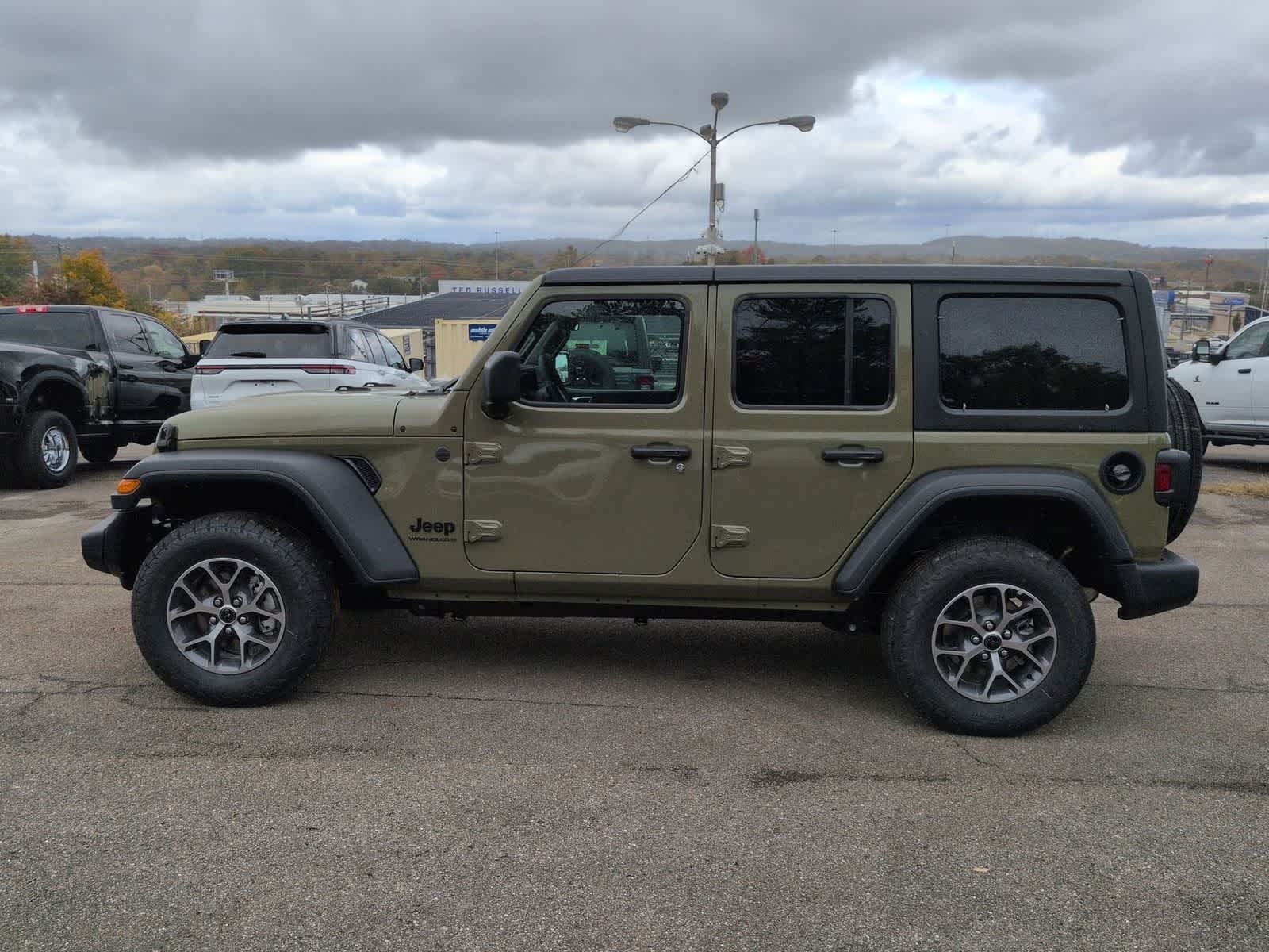 Thumbnail: 2026 Jeep Wrangler - 5