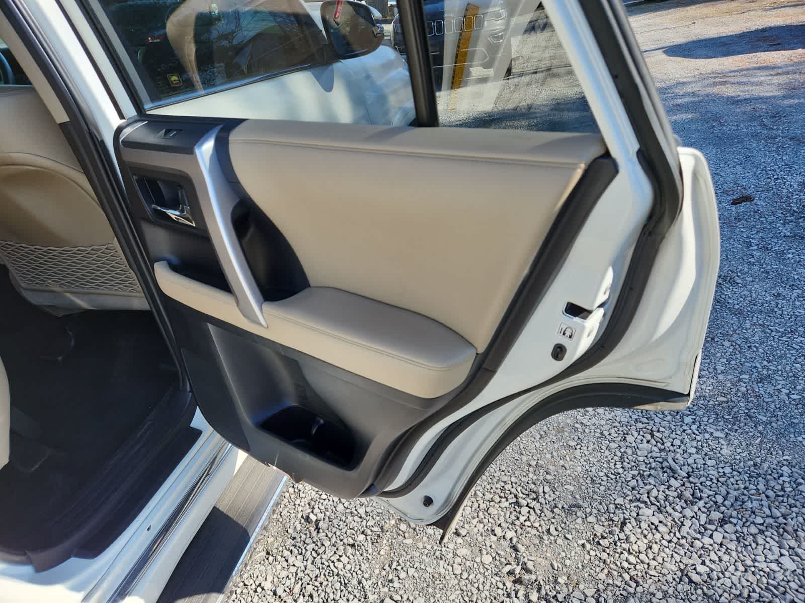 Thumbnail: 2018 Toyota 4Runner - 24