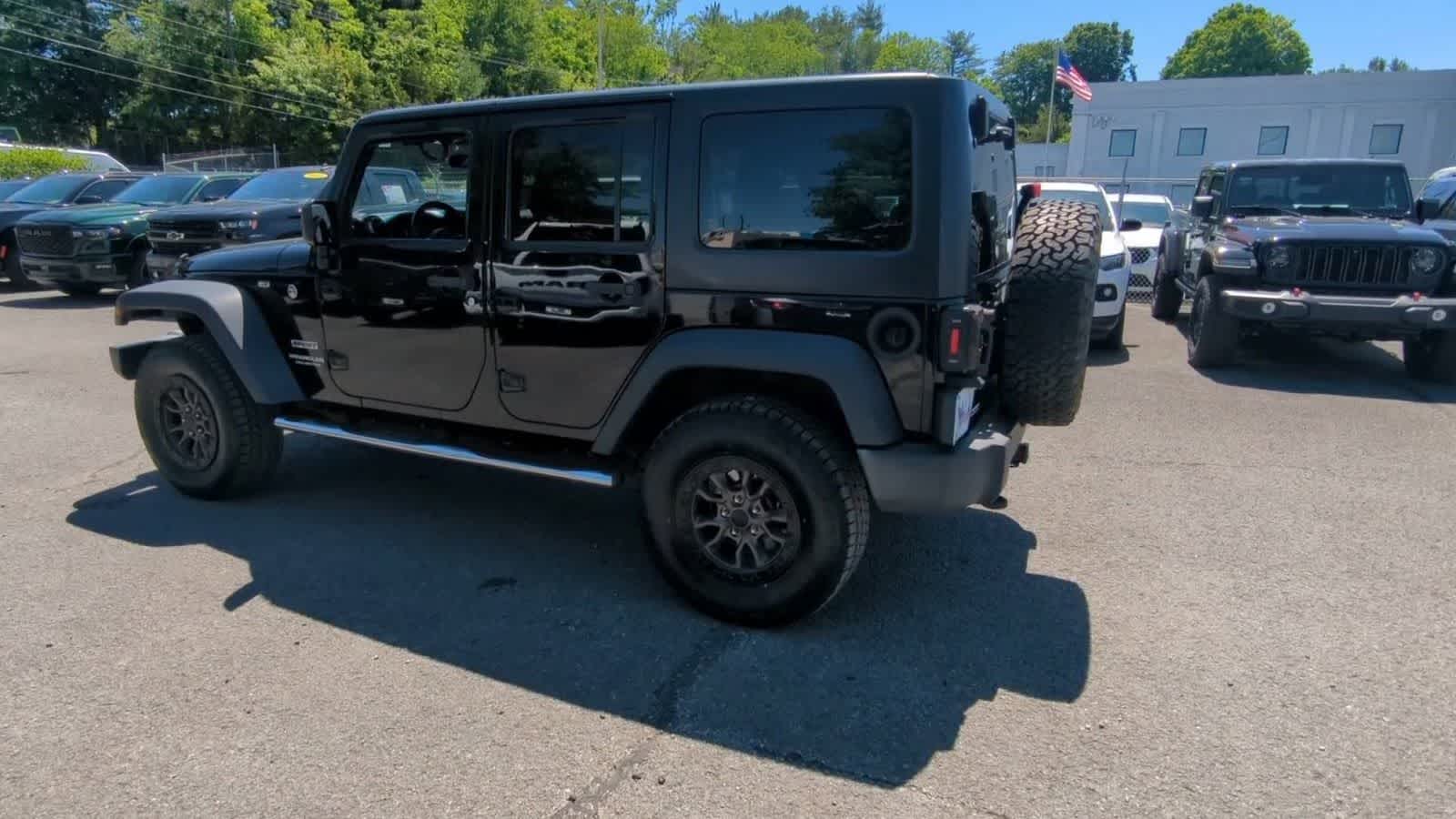 Thumbnail: 2017 Jeep Wrangler - 6