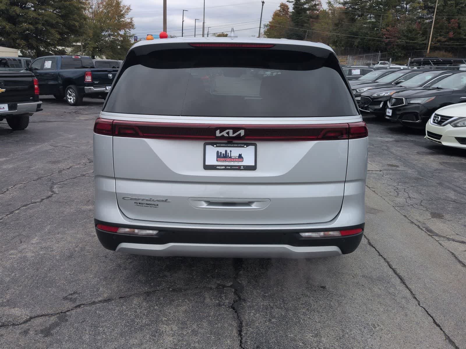 Thumbnail: 2022 Kia Carnival - 7