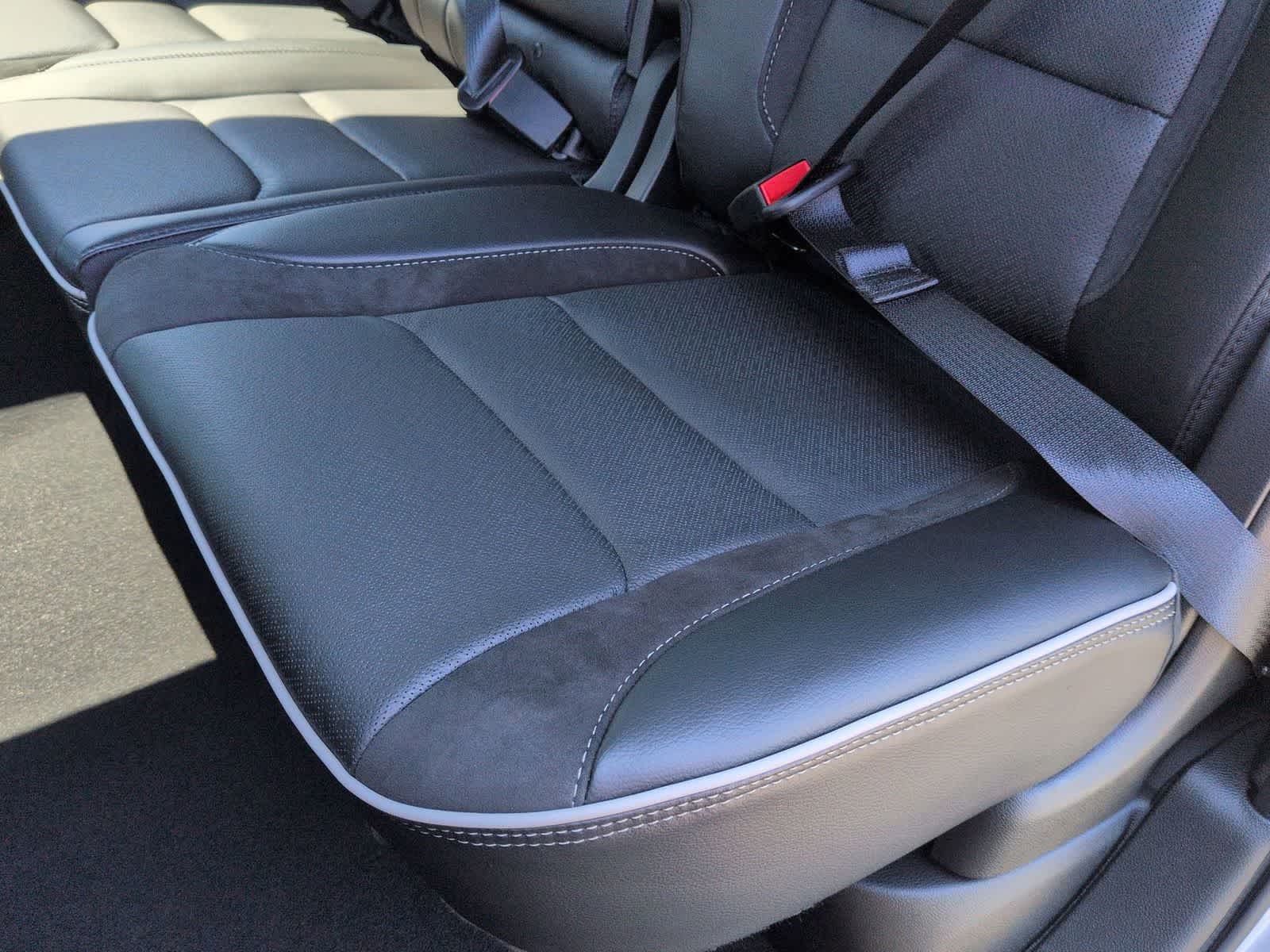 Thumbnail: 2026 RAM 1500 - 18