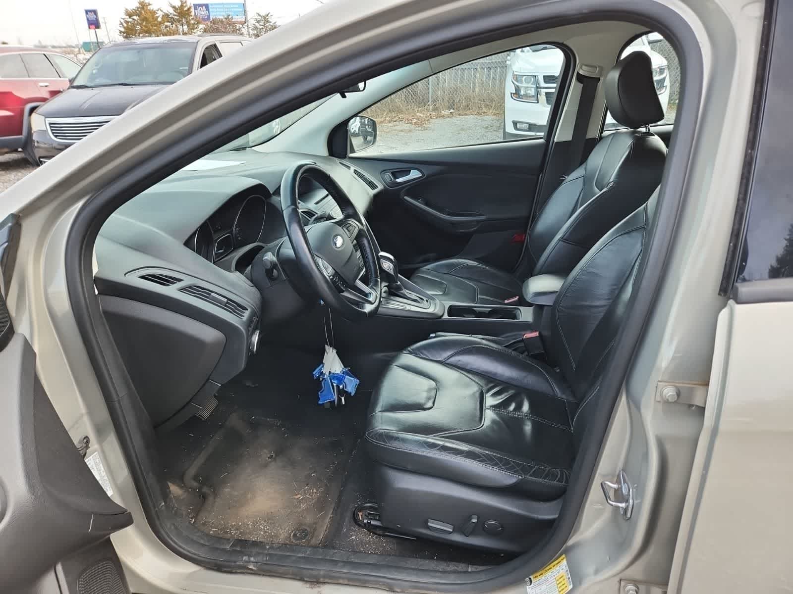 Thumbnail: 2015 Ford Focus - 15