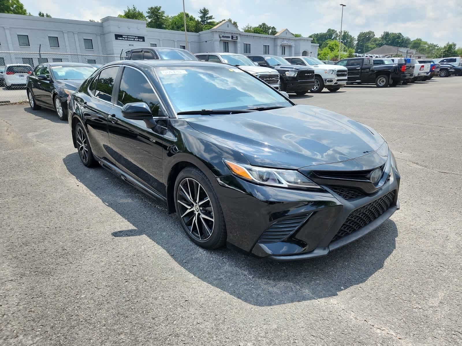 2020 Toyota Camry SE 7