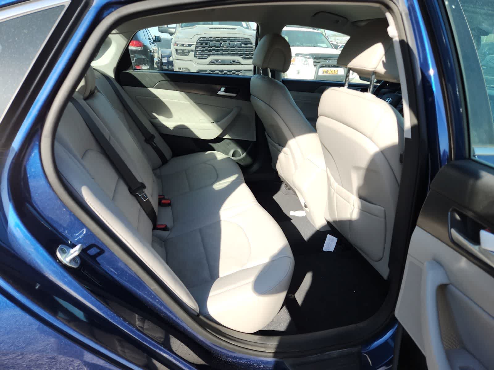 Thumbnail: 2015 Hyundai Sonata - 22