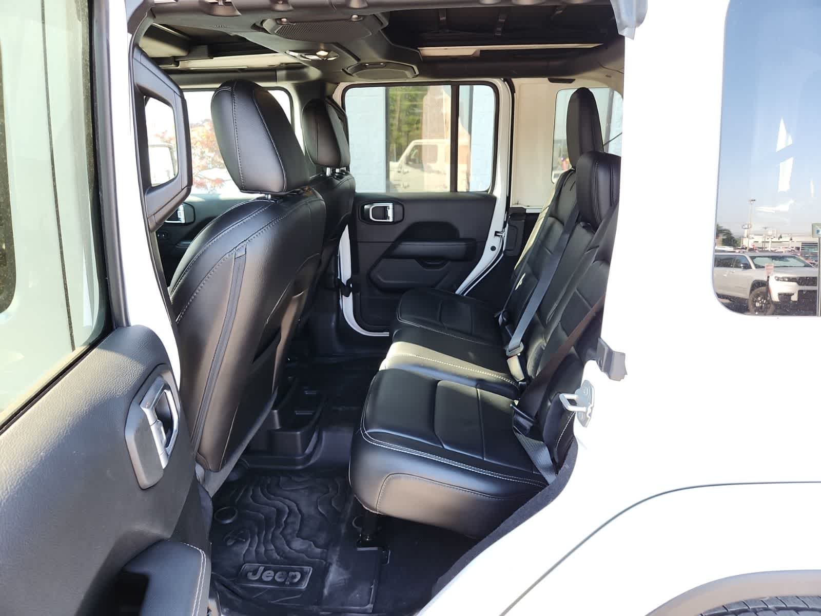 Thumbnail: 2021 Jeep Wrangler - 29