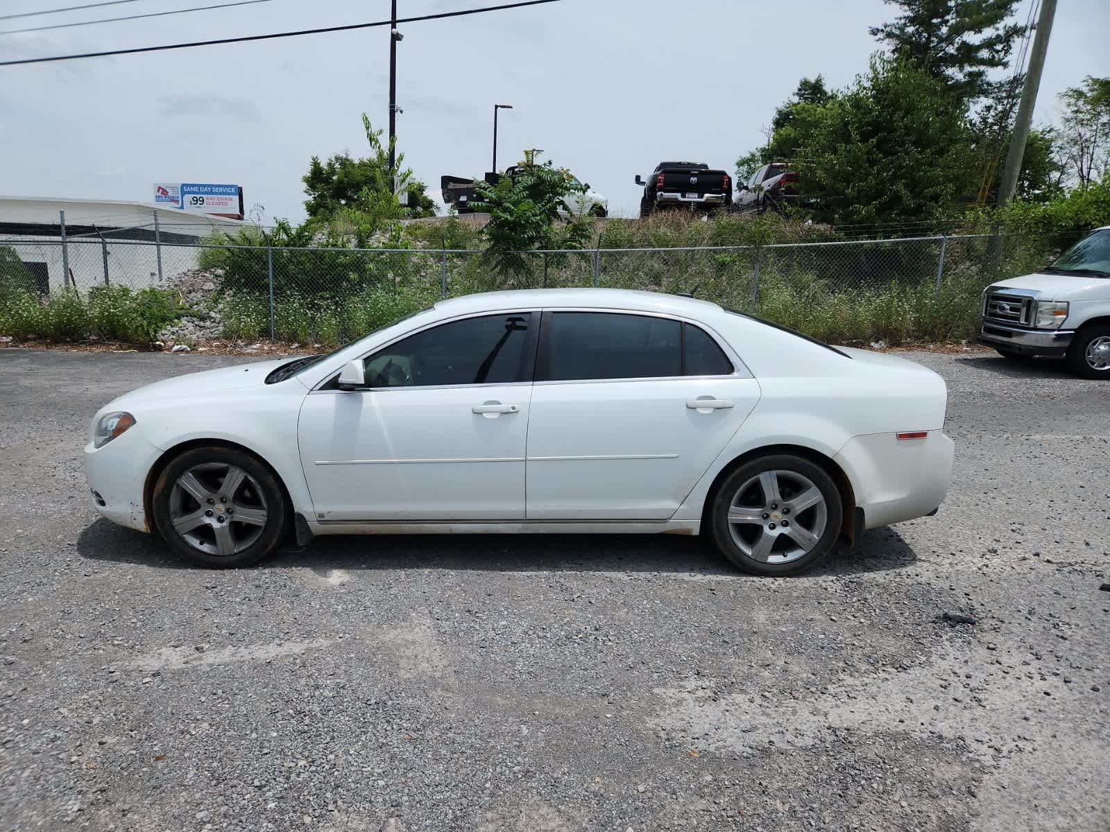 2009 Chevrolet Malibu LT 2
