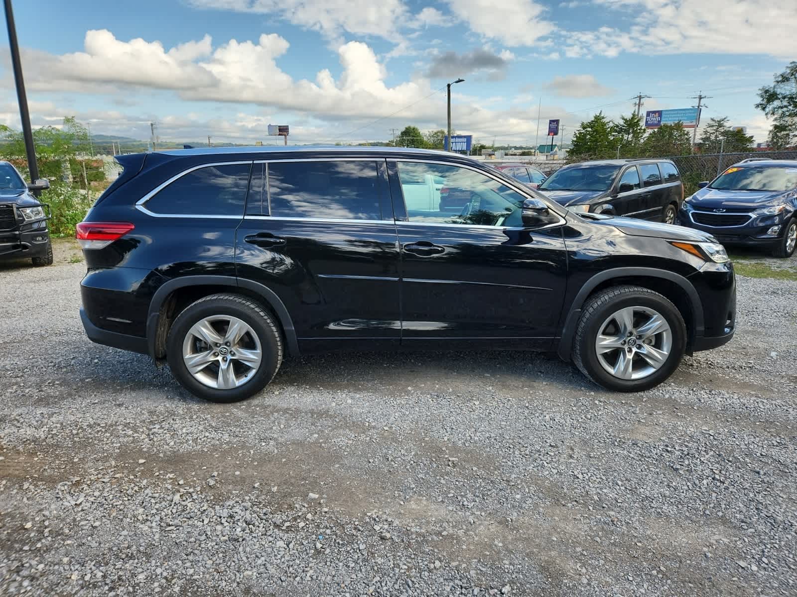 Thumbnail: 2019 Toyota Highlander - 6