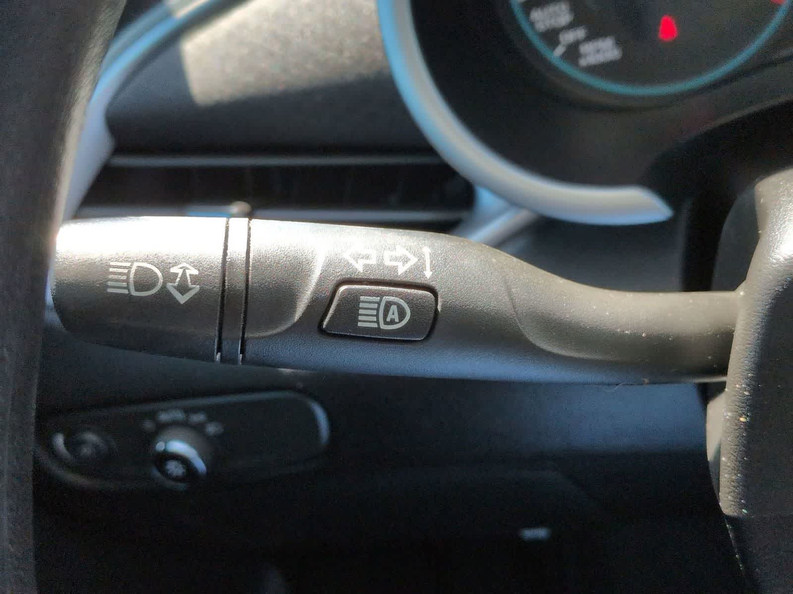 Thumbnail: 2021 Chevrolet Malibu - 23