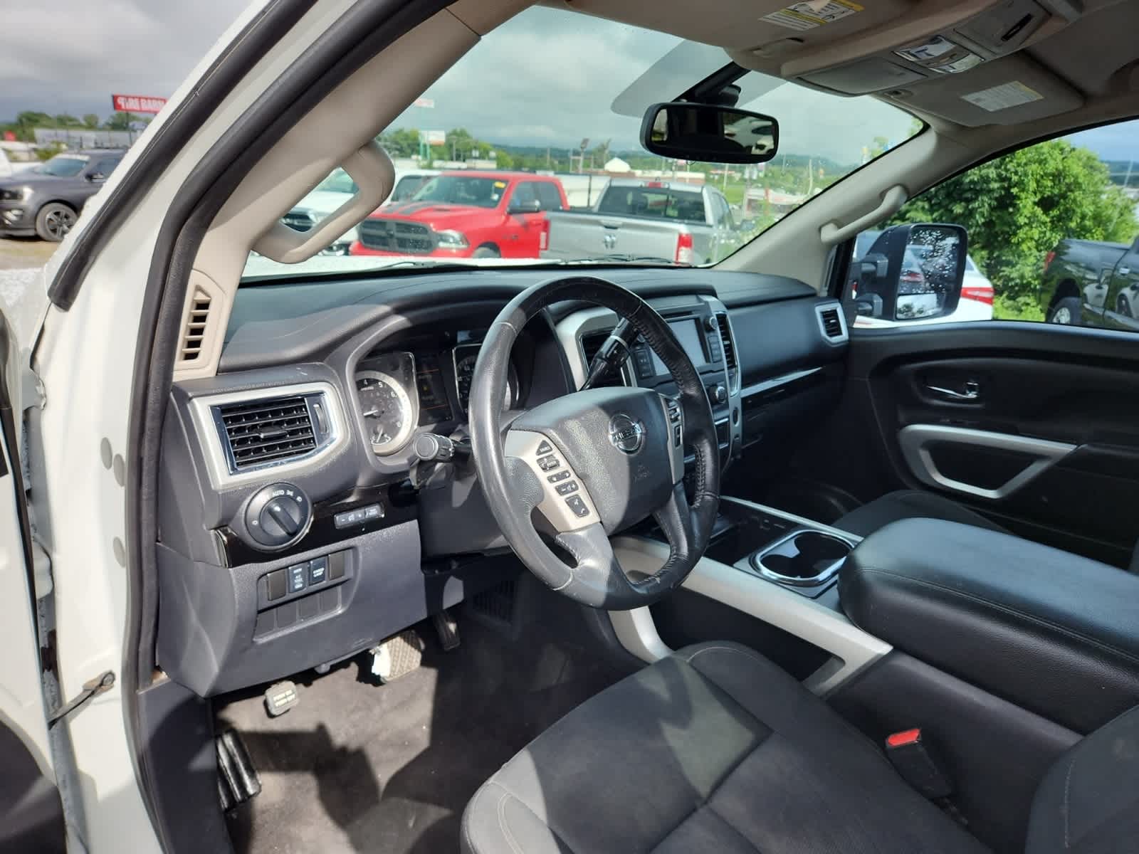 Thumbnail: 2019 Nissan Titan - 13