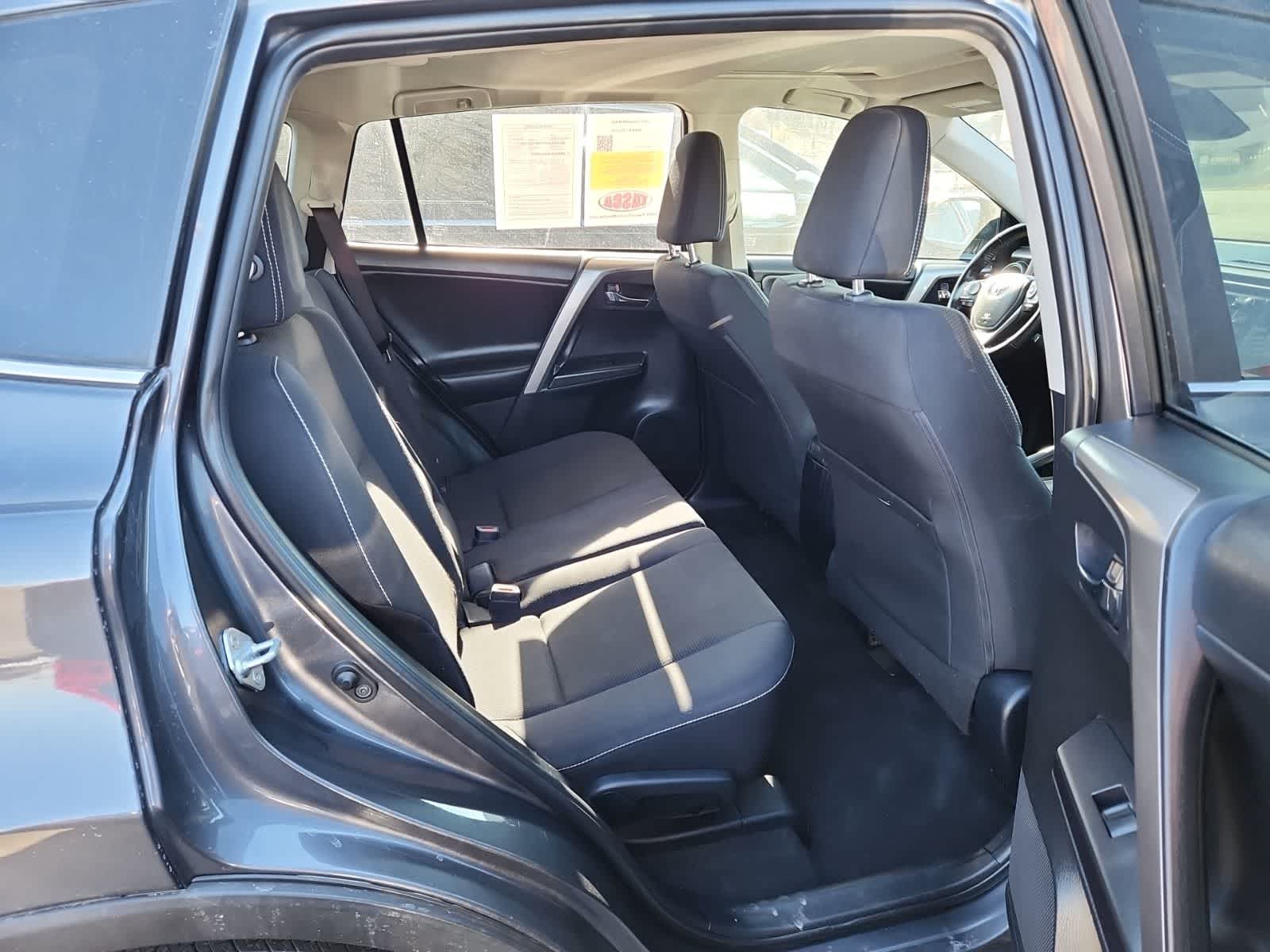 Thumbnail: 2017 Toyota RAV4 - 22