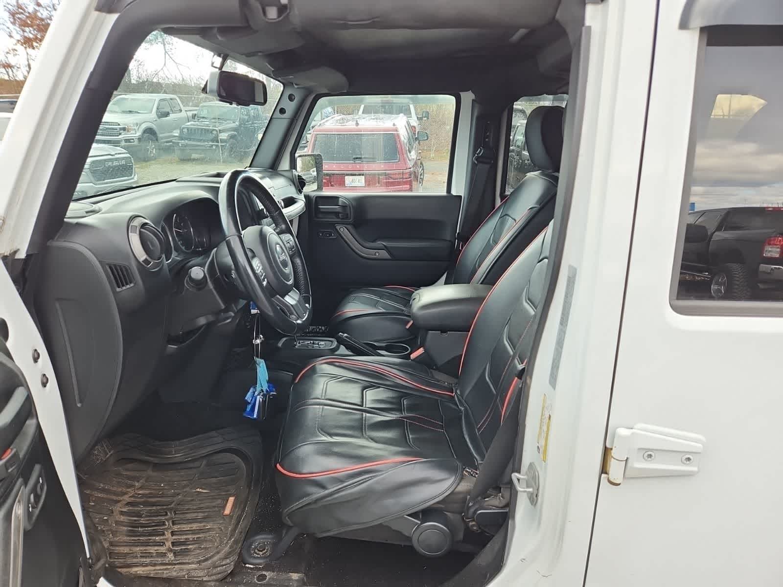 Thumbnail: 2016 Jeep Wrangler - 16