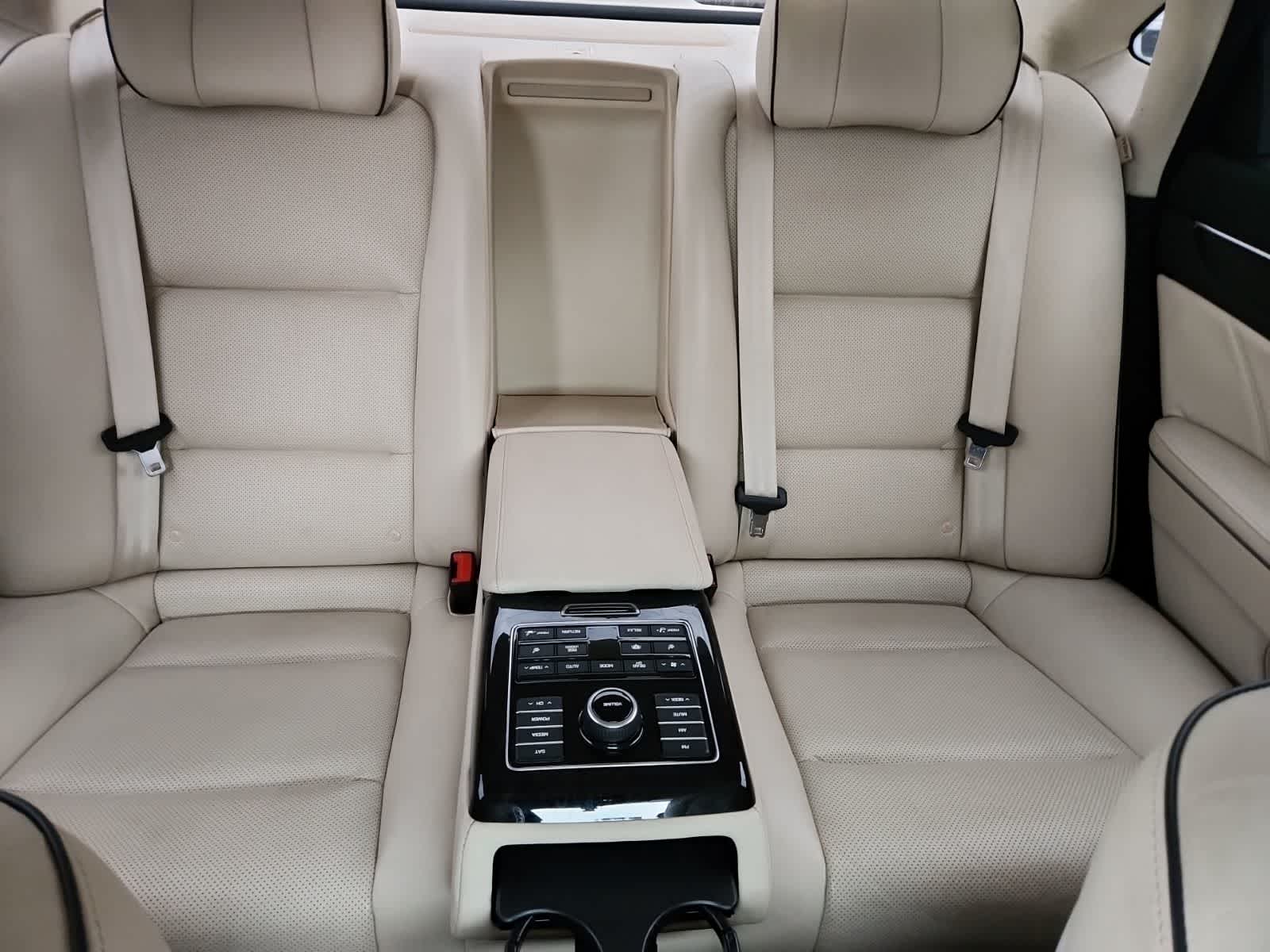 Thumbnail: 2014 Hyundai Equus - 20