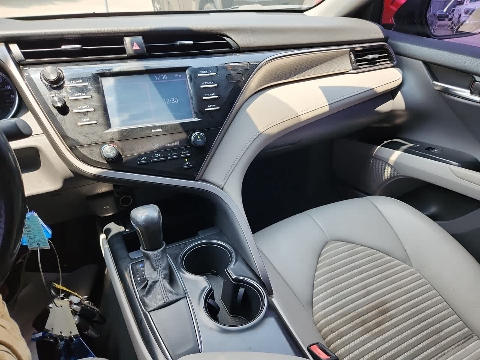 2020 Toyota Camry SE 10
