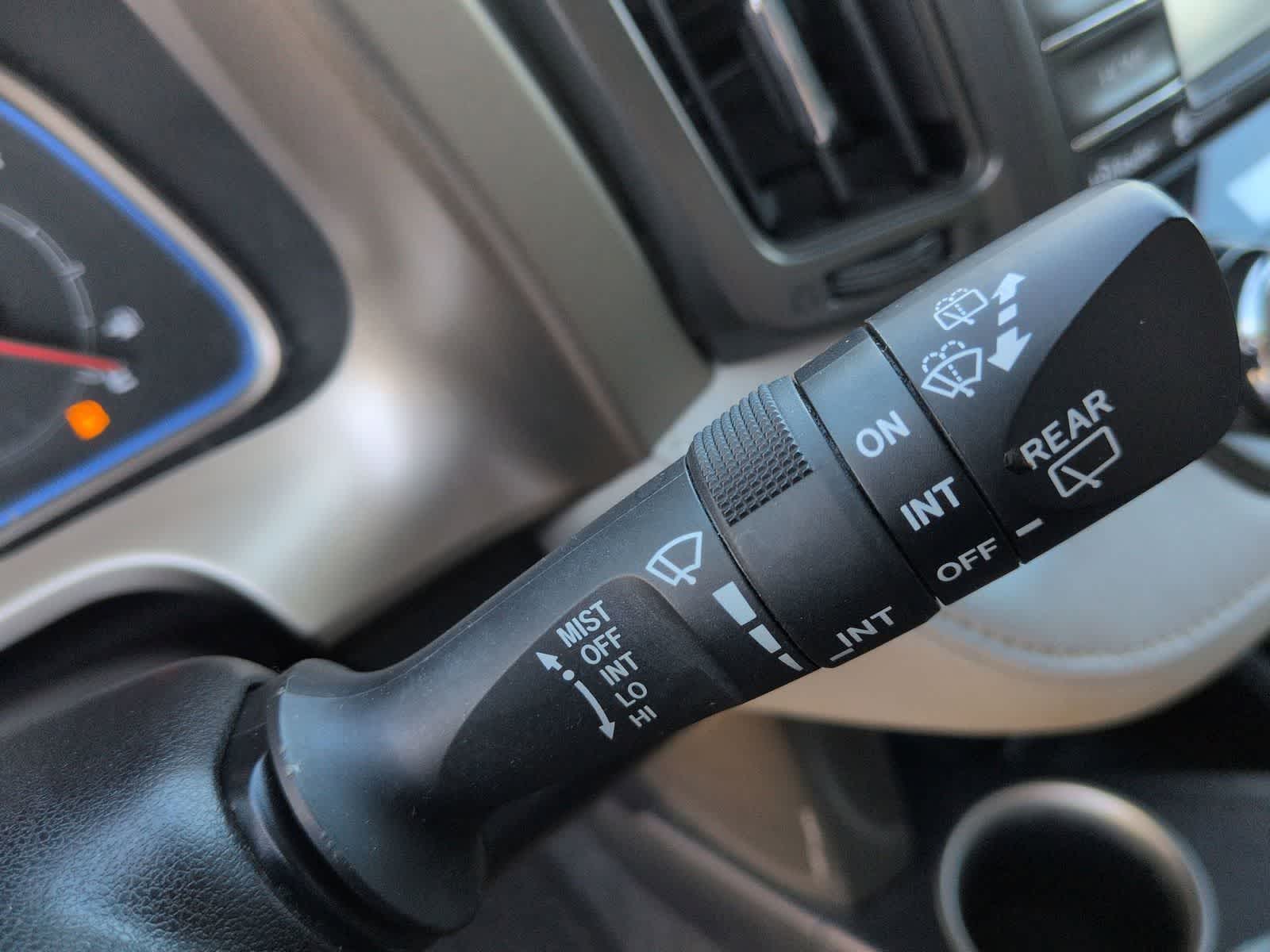 Thumbnail: 2015 Toyota RAV4 - 24