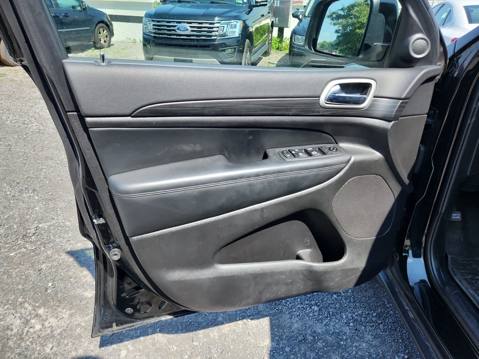 Thumbnail: 2021 Jeep Grand Cherokee - 16