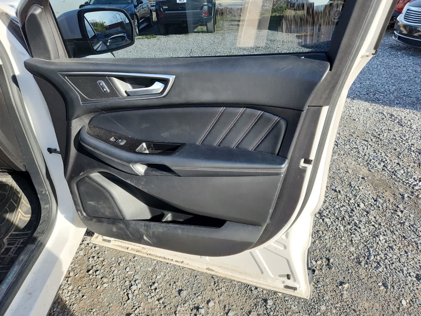 Thumbnail: 2016 Ford Edge - 22