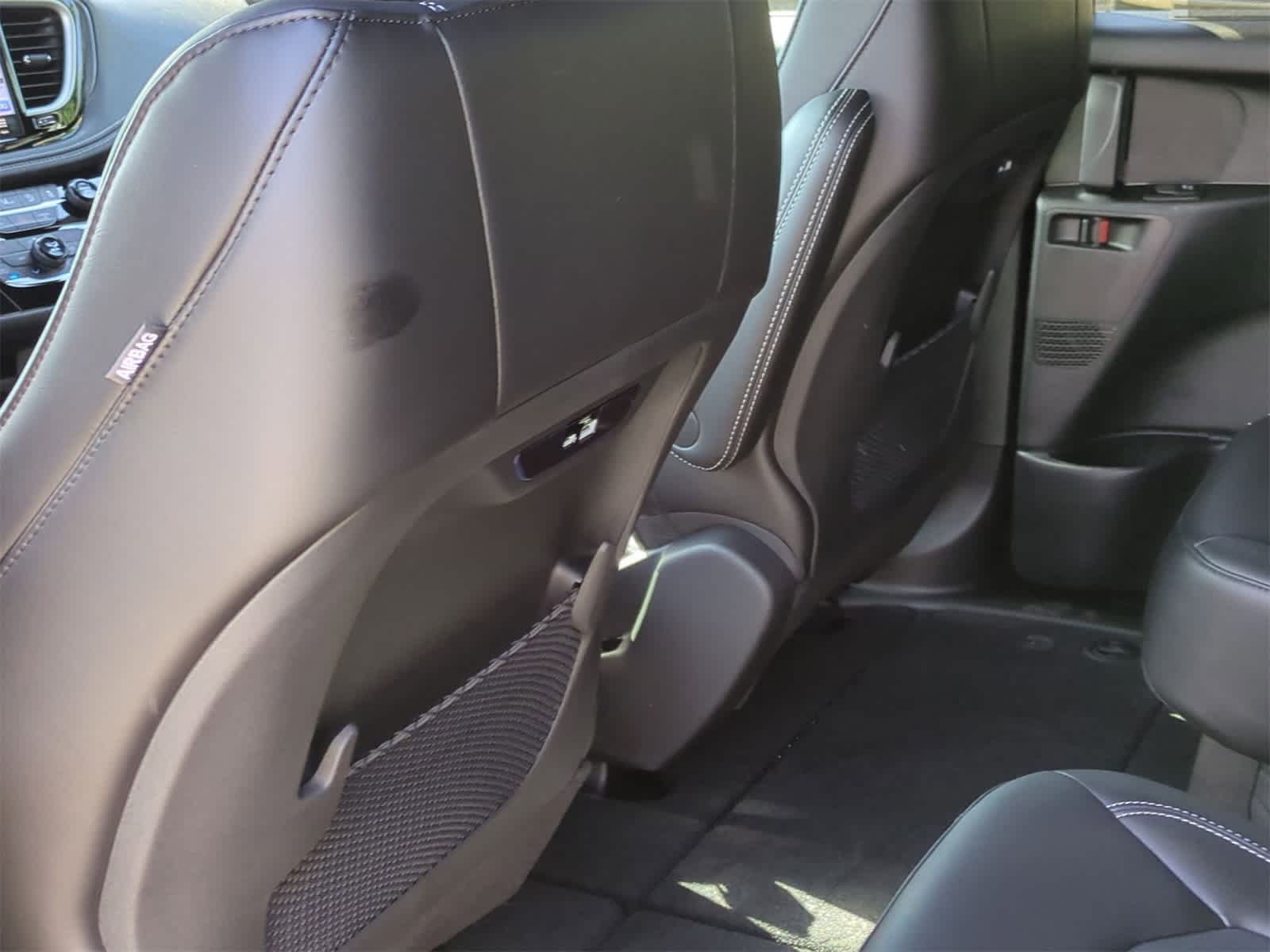 Thumbnail: 2025 Chrysler Pacifica - 18