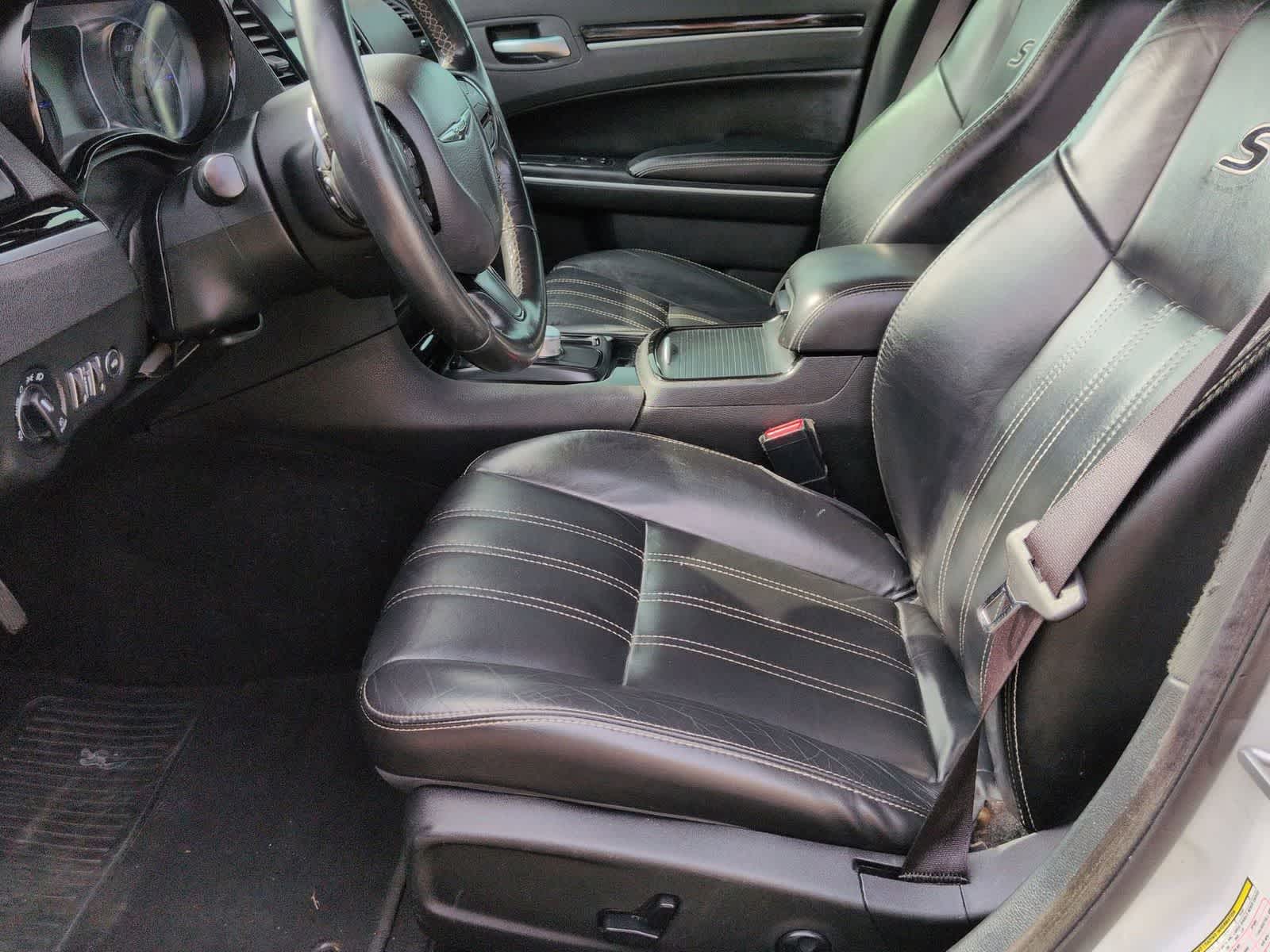 Thumbnail: 2019 Chrysler 300 - 16