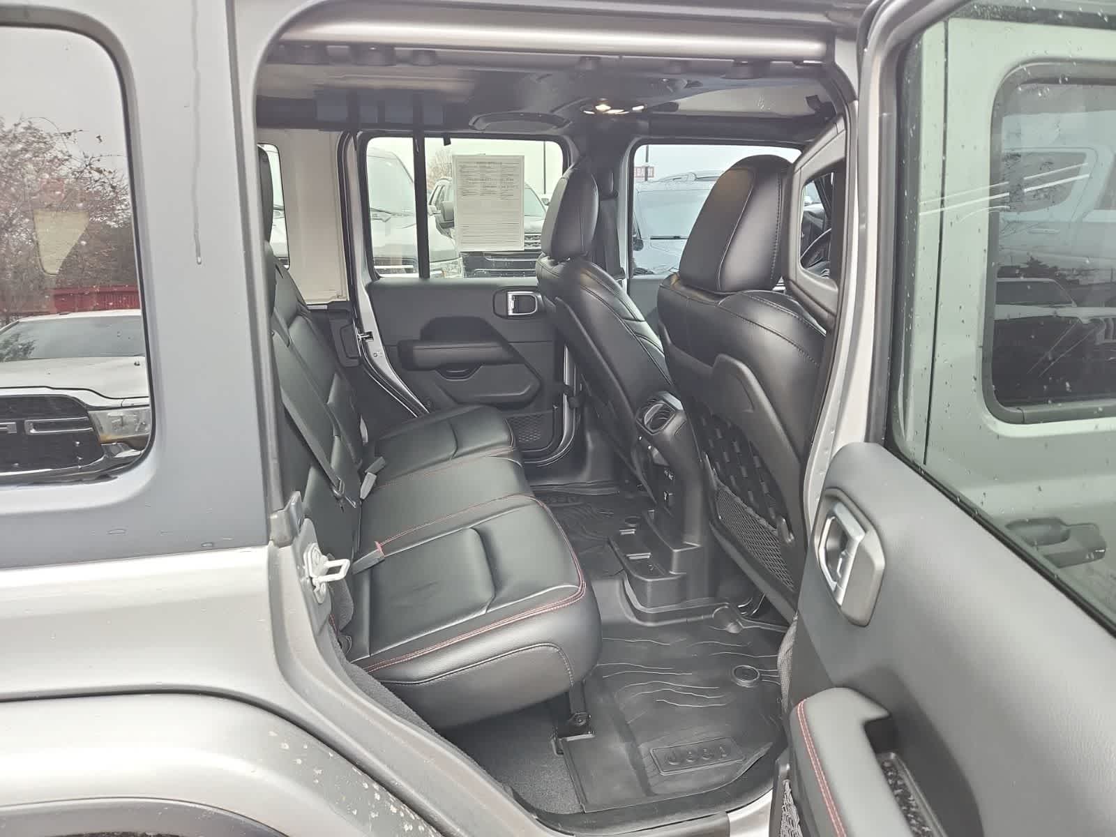 Thumbnail: 2019 Jeep Wrangler - 23