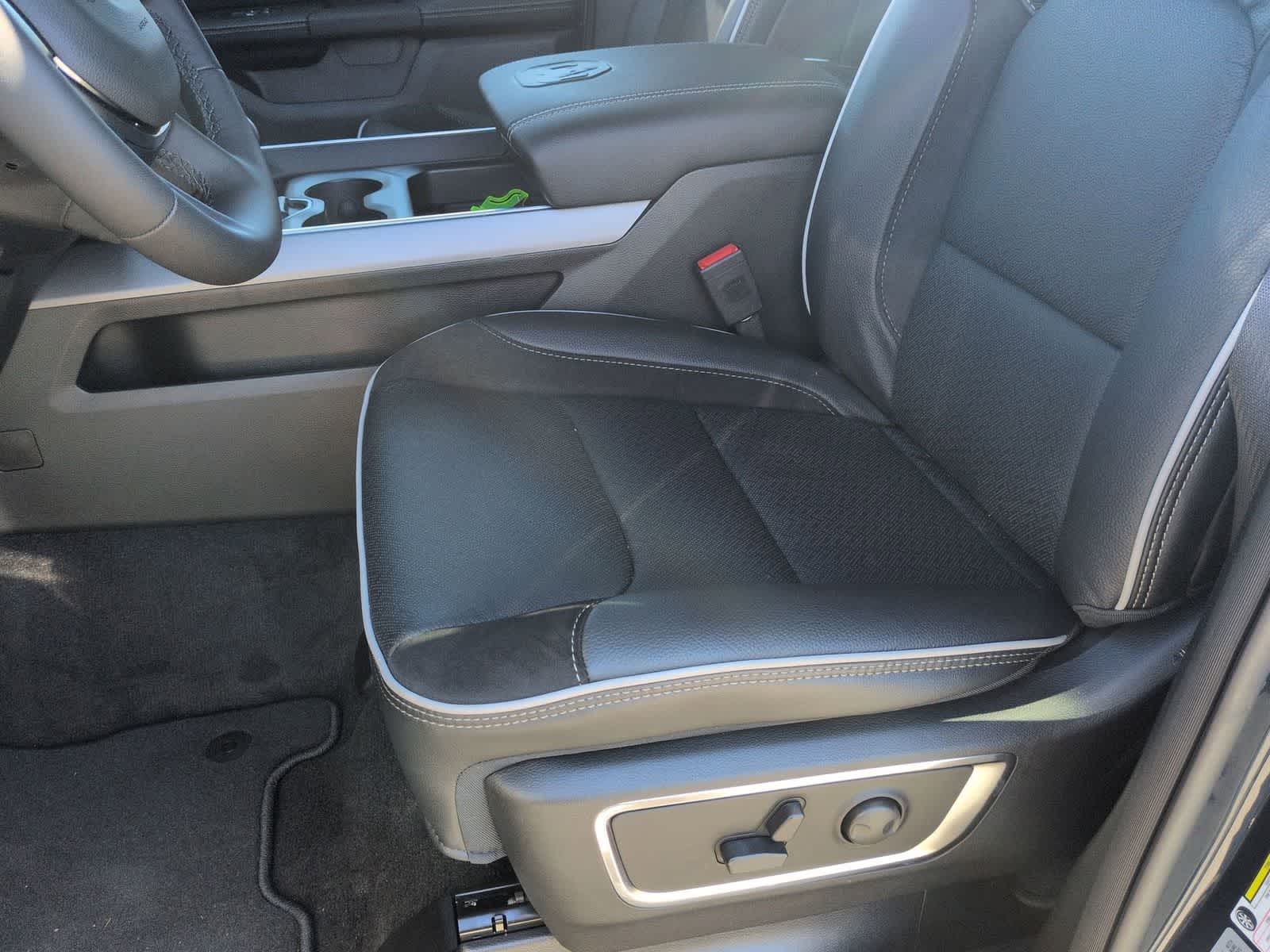 Thumbnail: 2026 RAM 1500 - 6