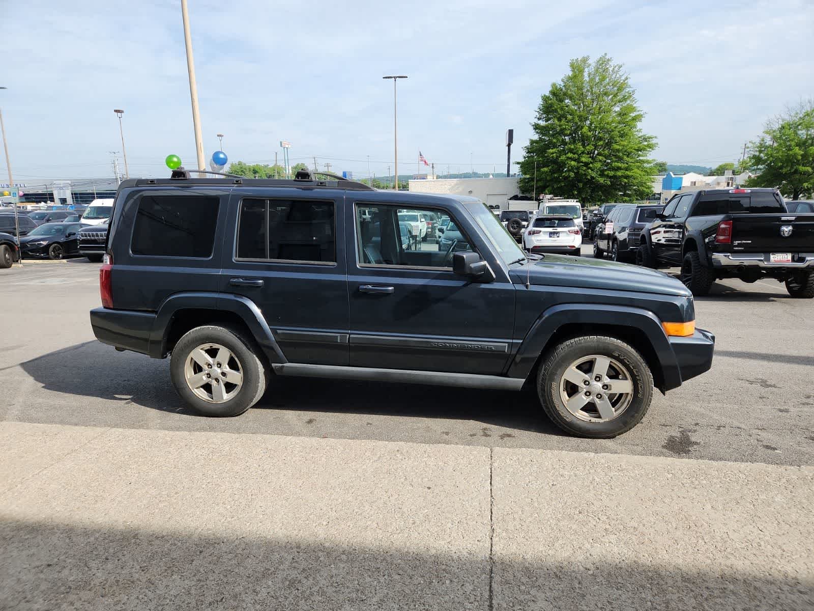 Thumbnail: 2007 Jeep Commander - 6