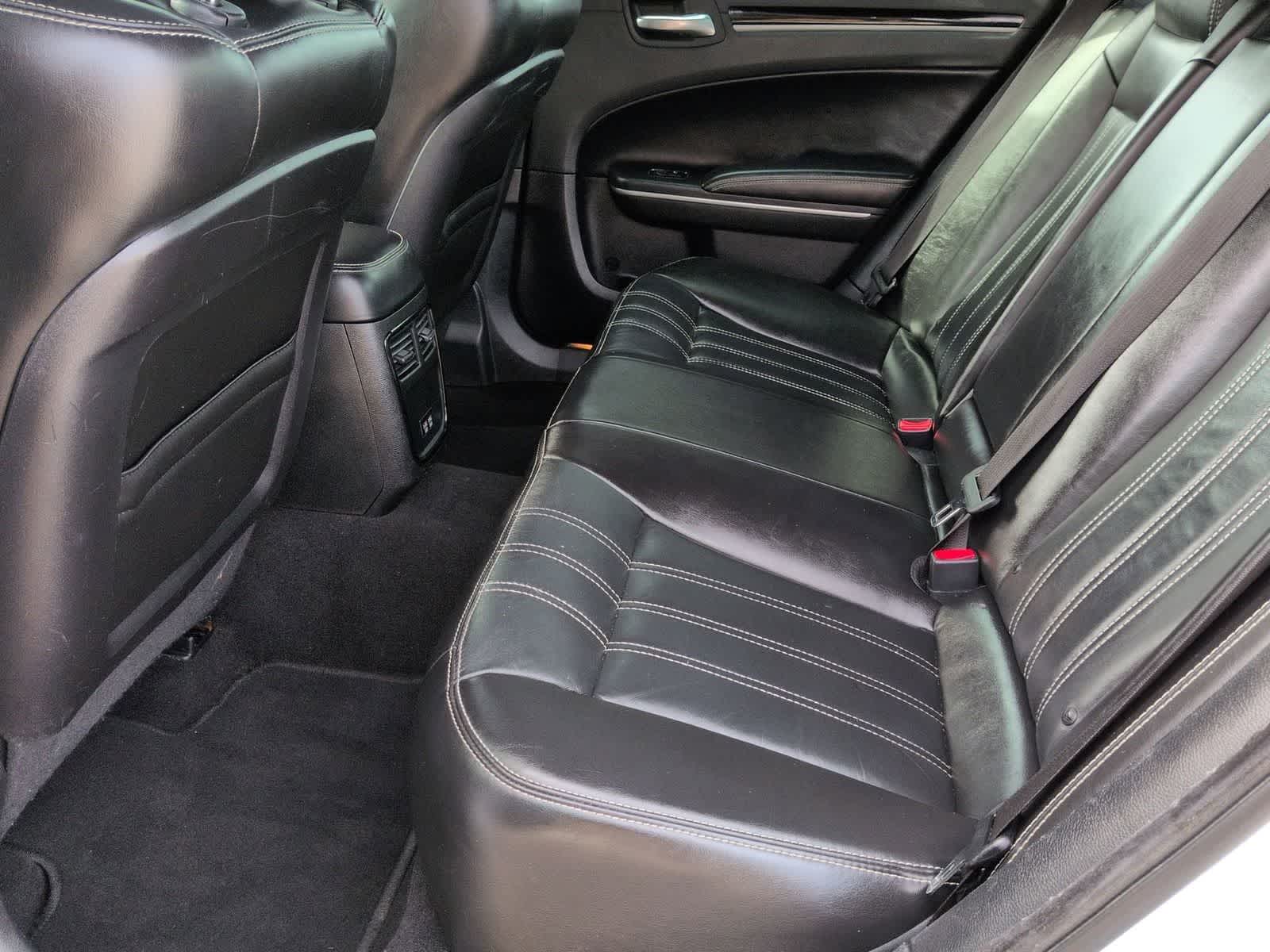 Thumbnail: 2019 Chrysler 300 - 19