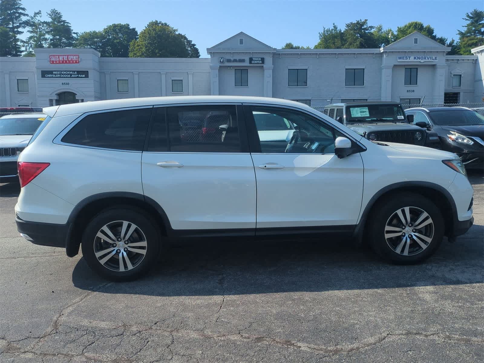 Thumbnail: 2018 Honda Pilot - 9
