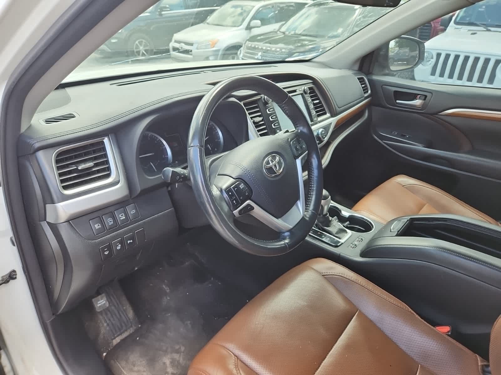 Thumbnail: 2017 Toyota Highlander - 13