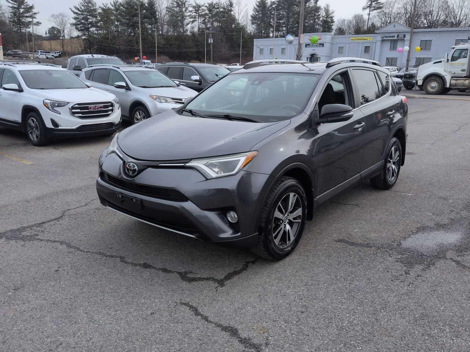 Thumbnail: 2017 Toyota RAV4 - 4