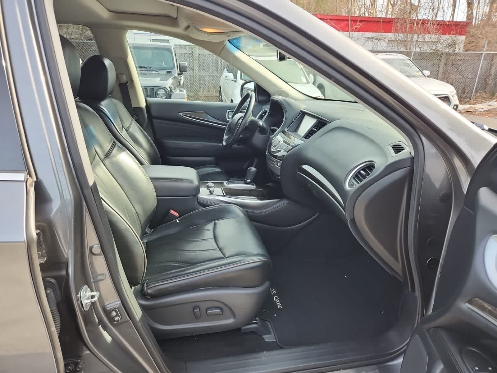 Thumbnail: 2015 INFINITI QX60 - 21