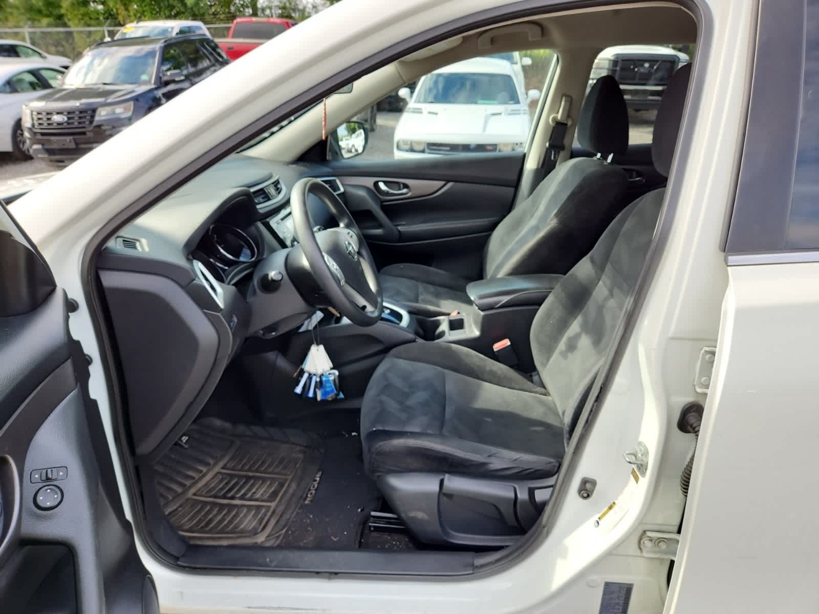 Thumbnail: 2016 Nissan Rogue - 15