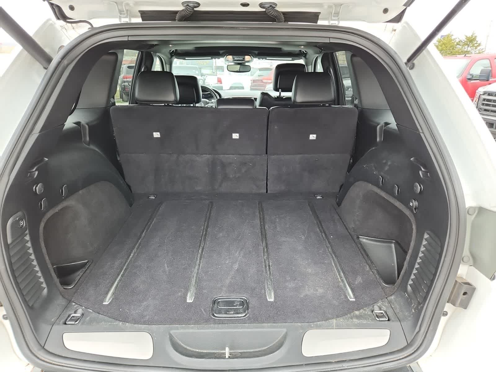 Thumbnail: 2017 Jeep Grand Cherokee - 25