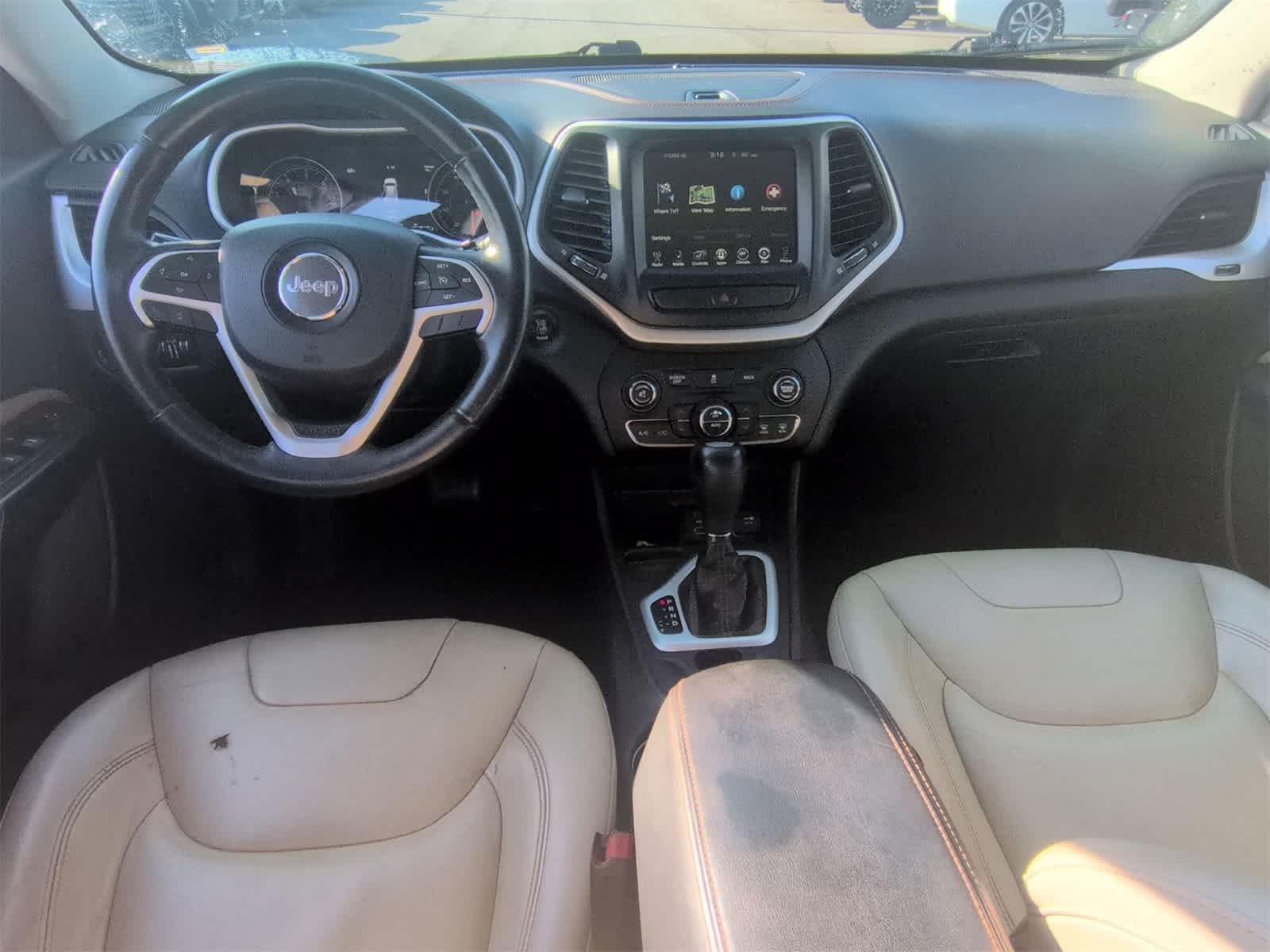 Thumbnail: 2016 Jeep Cherokee - 15