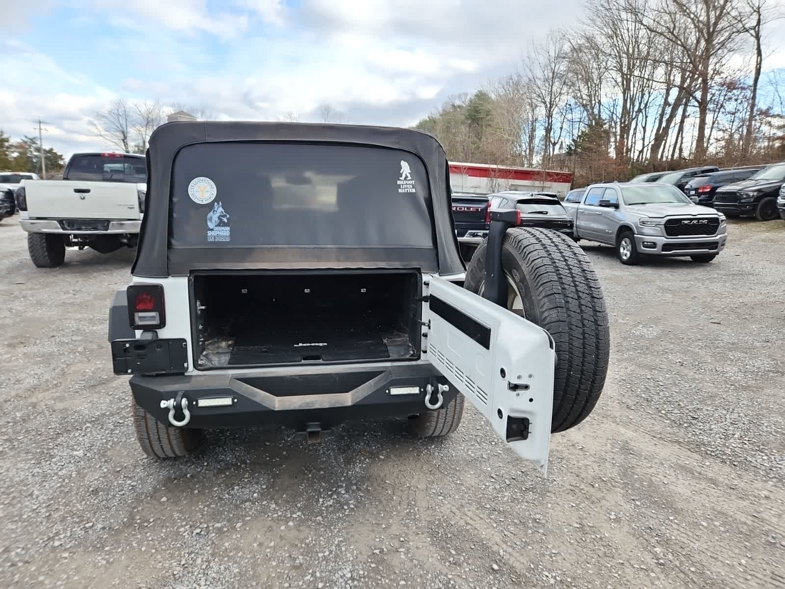 Thumbnail: 2016 Jeep Wrangler - 27