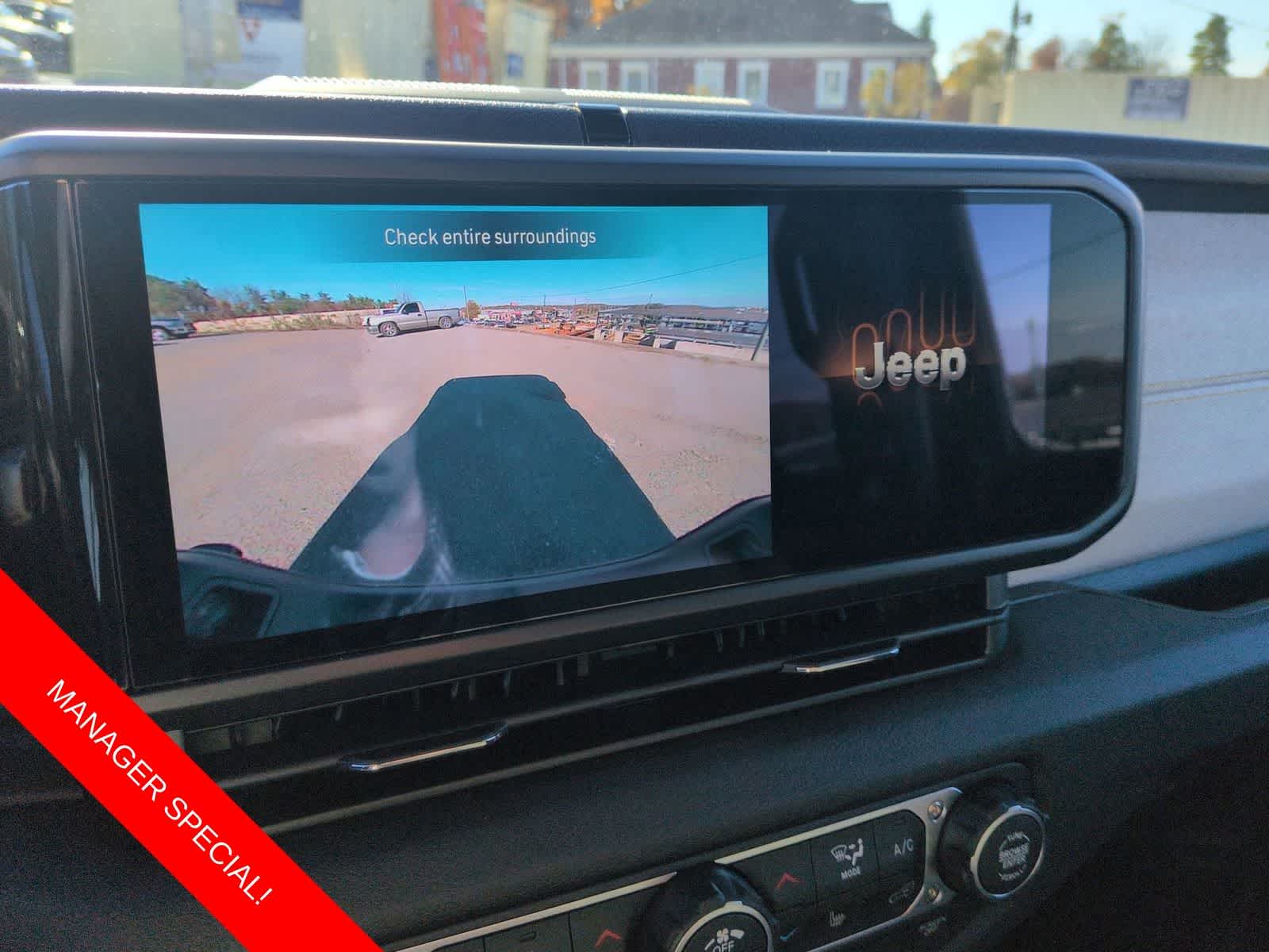 Thumbnail: 2026 Jeep Gladiator - 27