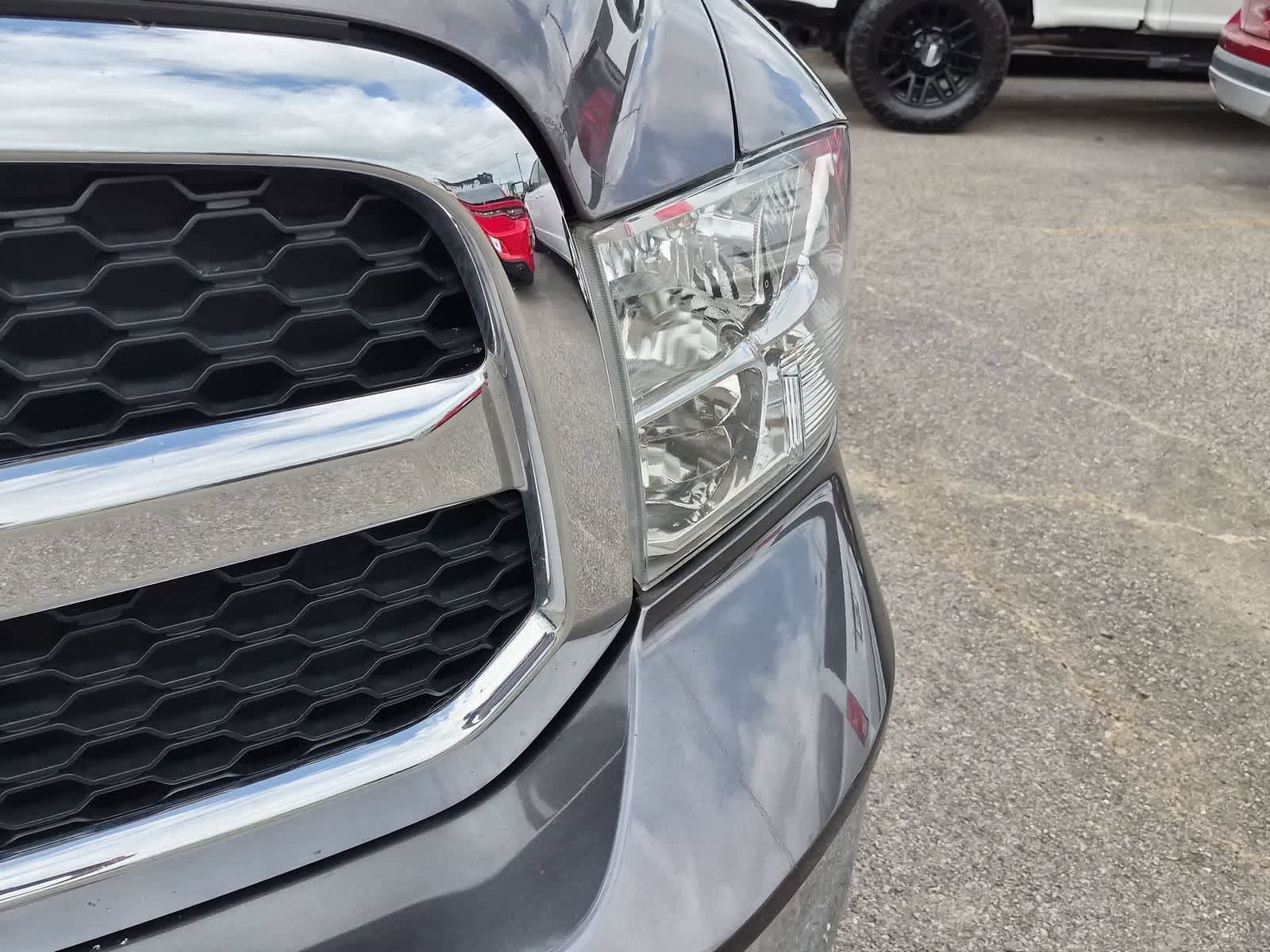 Thumbnail: 2019 RAM 1500 Classic - 10