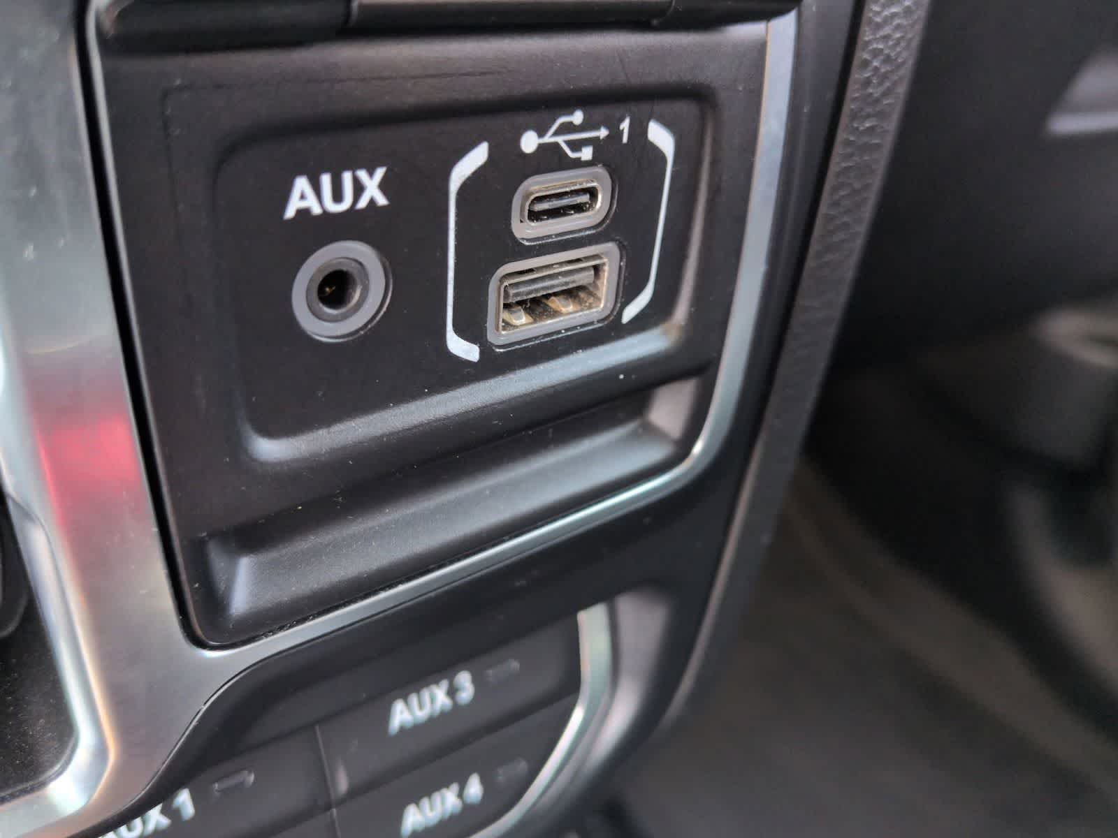 Thumbnail: 2019 Jeep Wrangler - 30