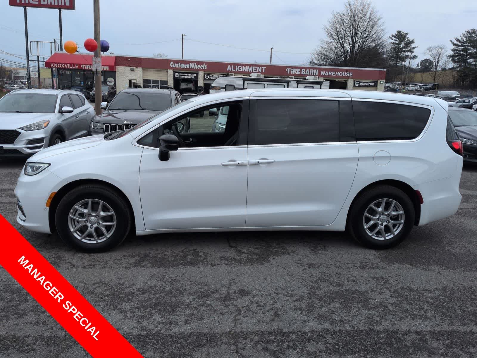 Thumbnail: 2026 Chrysler Pacifica - 5