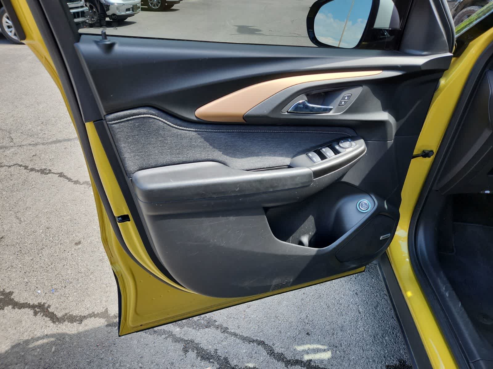 Thumbnail: 2023 Chevrolet TrailBlazer - 16