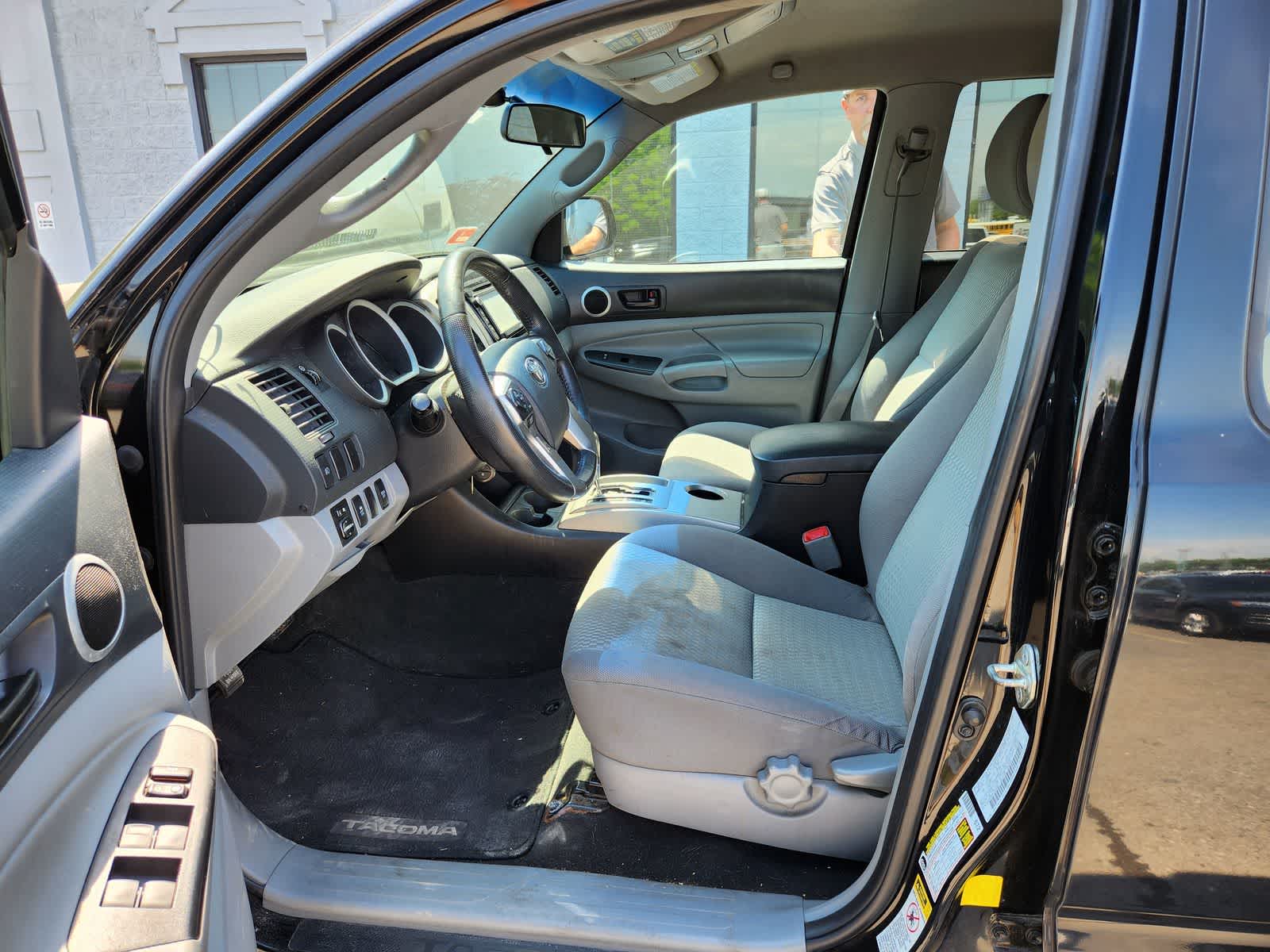 Thumbnail: 2015 Toyota Tacoma - 16