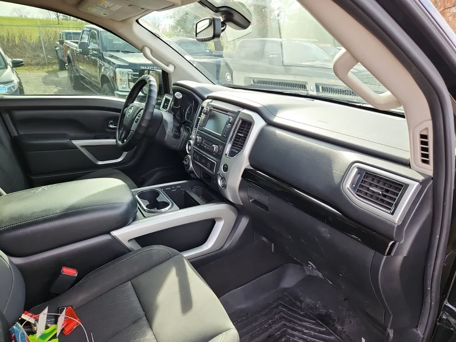 Thumbnail: 2019 Nissan Titan - 17