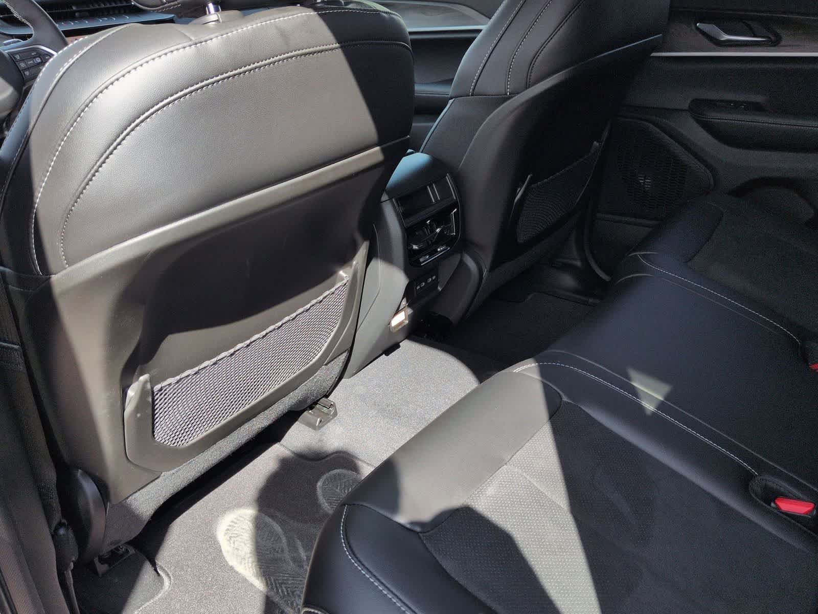 Thumbnail: 2026 Jeep Grand Cherokee - 13