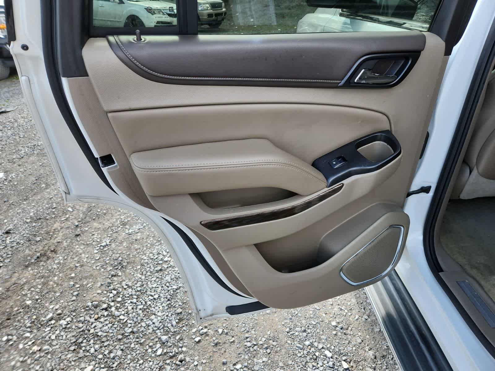 Thumbnail: 2016 GMC Yukon - 26