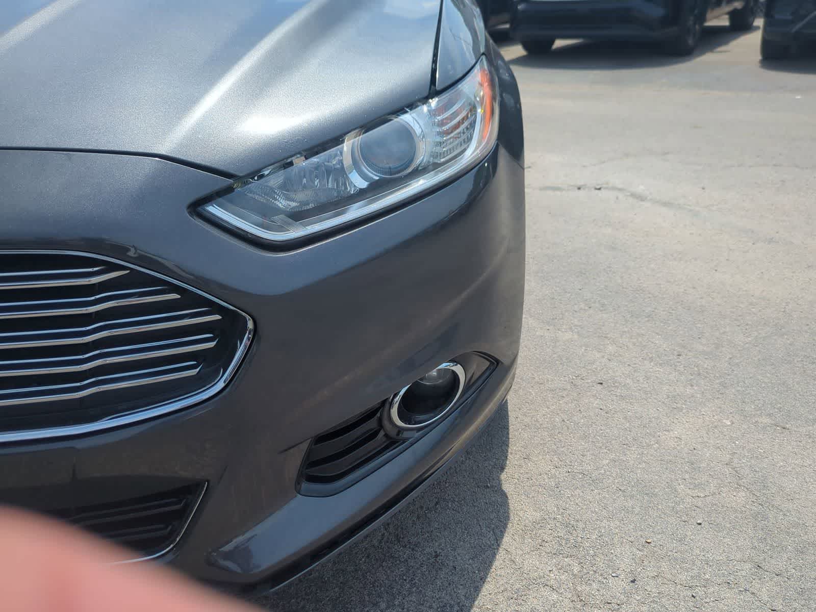 Thumbnail: 2016 Ford Fusion - 11