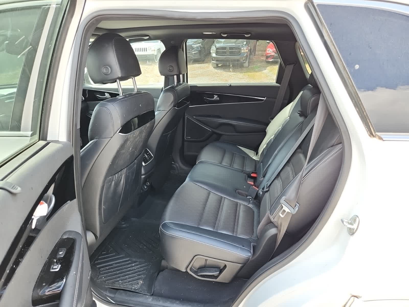 Thumbnail: 2018 Kia Sorento - 25