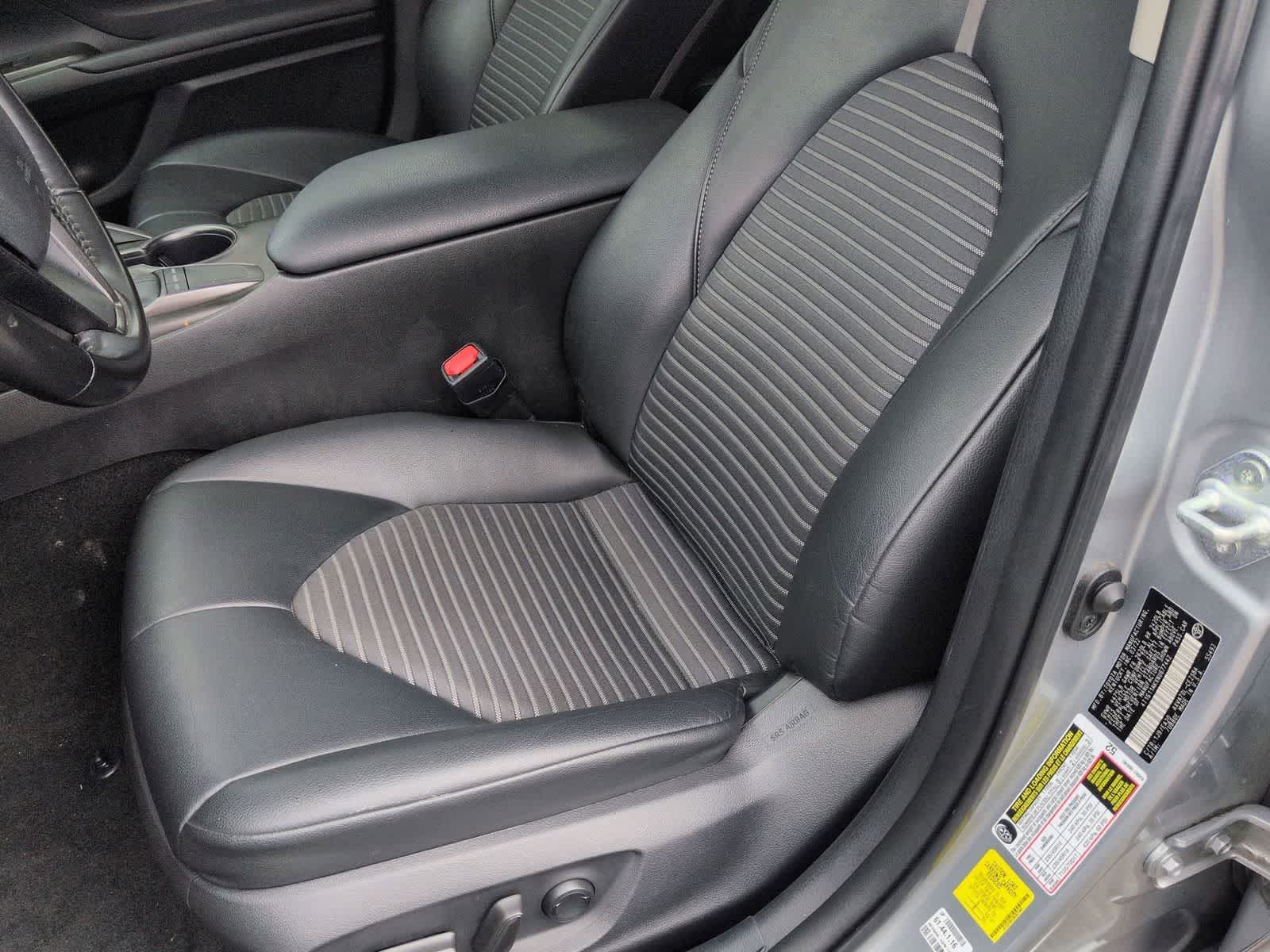 Thumbnail: 2022 Toyota Camry - 16