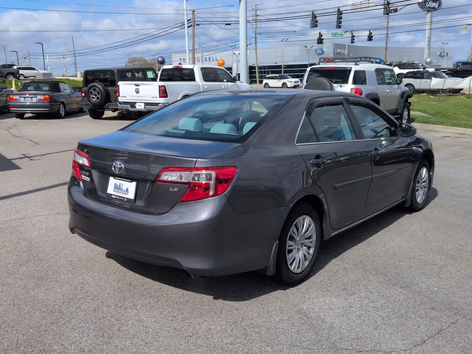 Thumbnail: 2014 Toyota Camry - 8