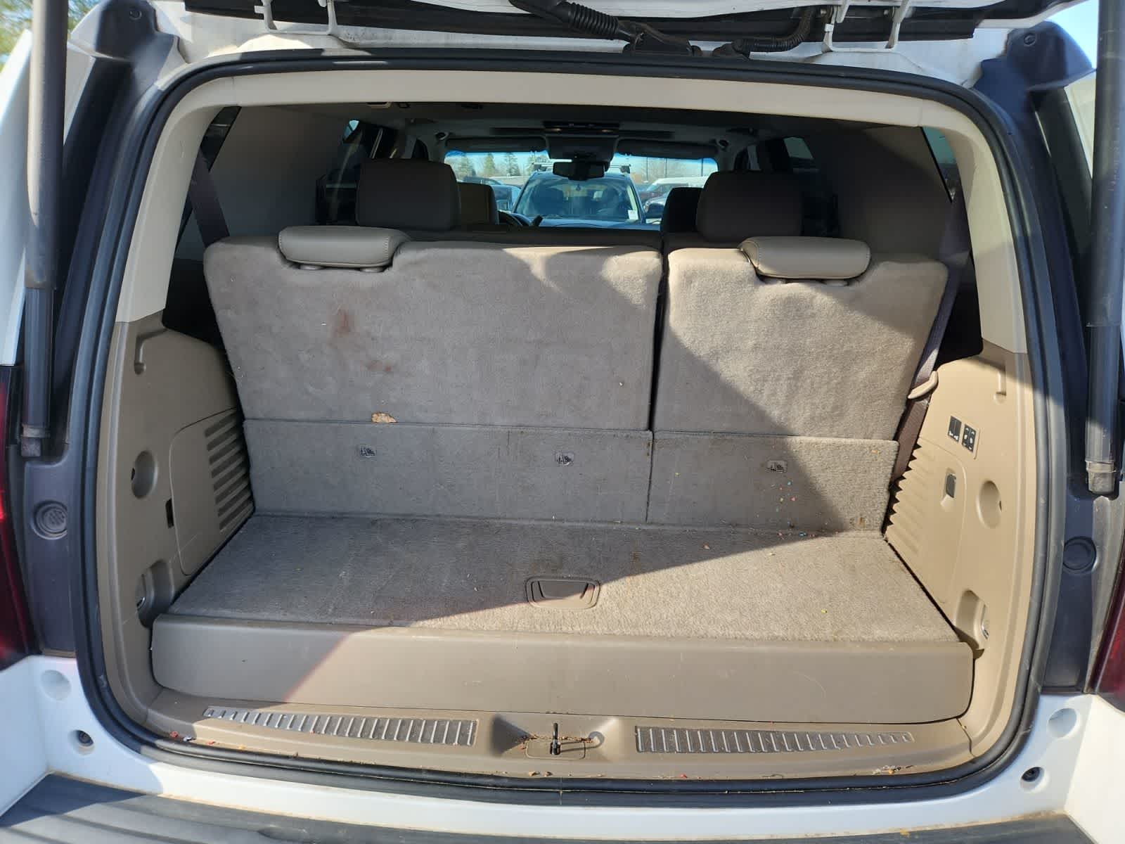 Thumbnail: 2019 Chevrolet Tahoe - 24